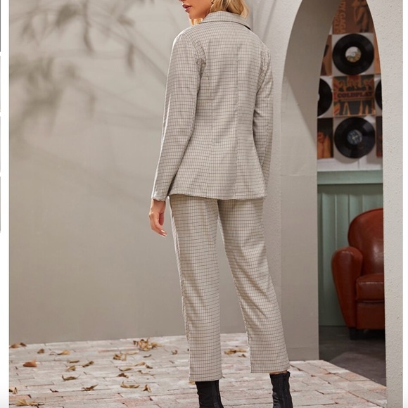 2 piece checkered suit - Picture 3 of 3